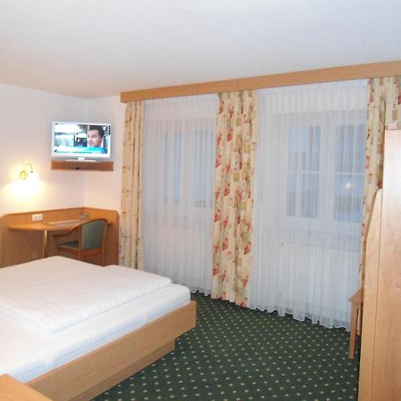 Hotel Hutzenthaler Bruckberg Chambre photo