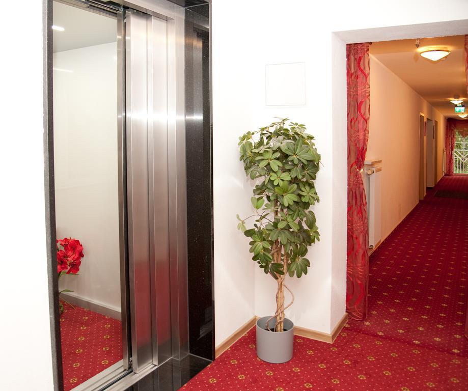 Hotel Hutzenthaler Bruckberg Extérieur photo