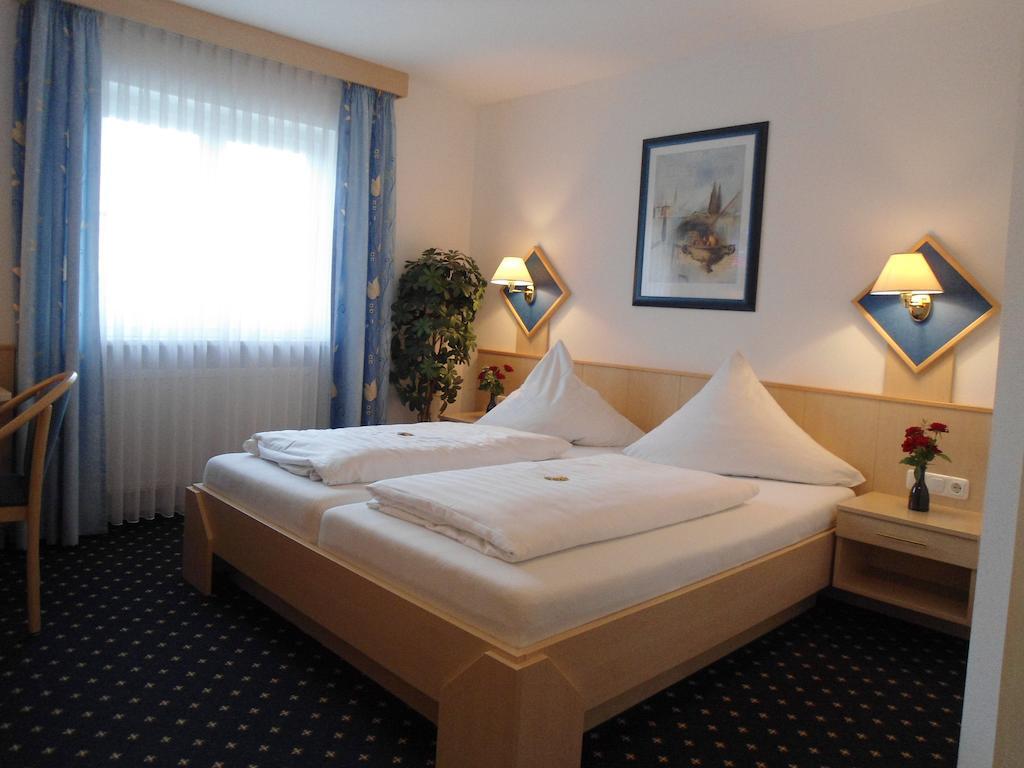Hotel Hutzenthaler Bruckberg Extérieur photo